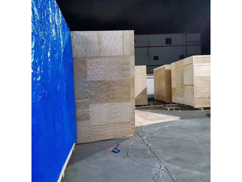 中山某公司真(zhen)空防雨木箱