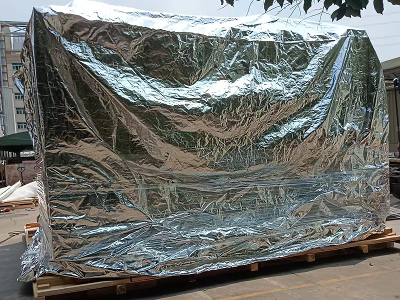 锂(li)電新能源(yuán)設備真空(kong)包裝