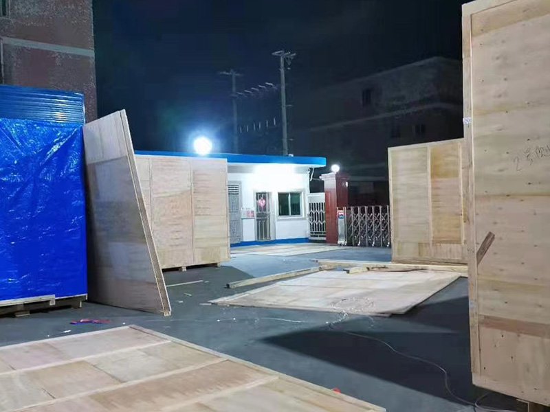 重型(xing)加固木(mù)箱